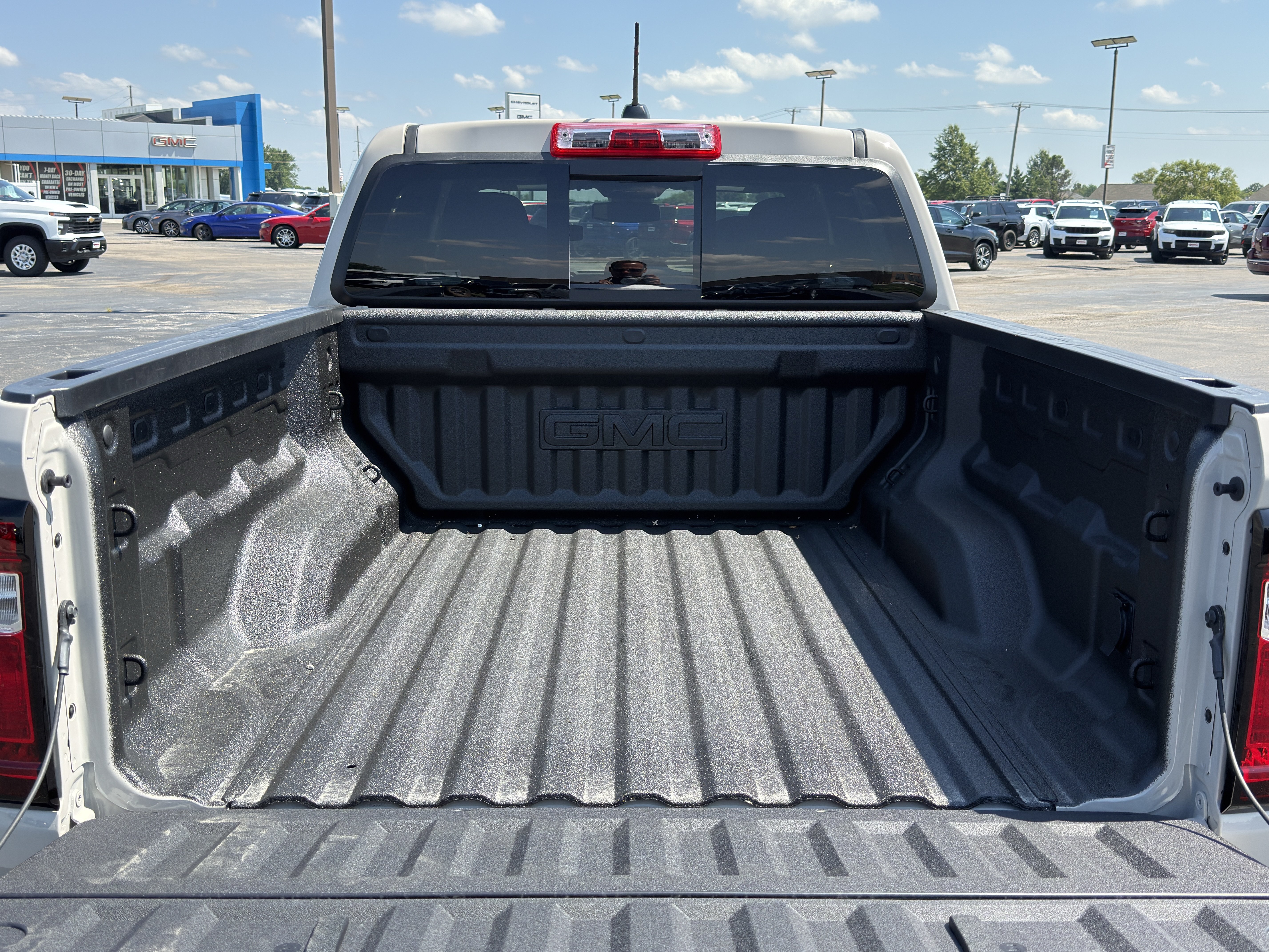 New 2026 GMC Canyon AT4 w/ Technology Plus Package AWD/4WD image 11