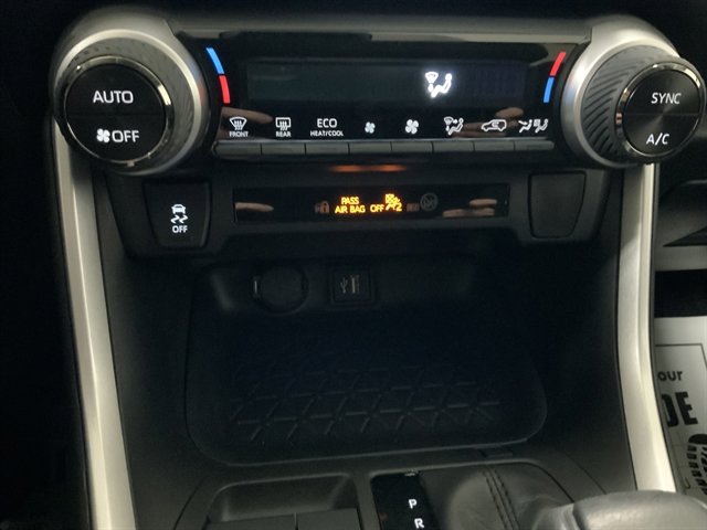 Used 2024 Toyota RAV4 LE AWD/4WD image 31
