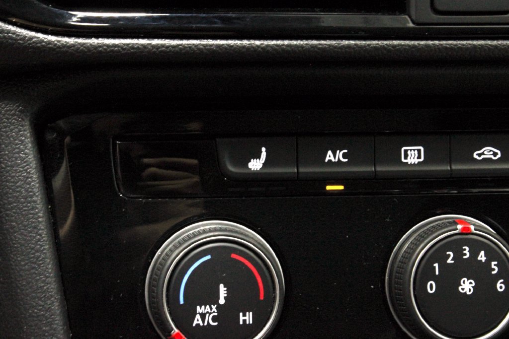 Used 2025 Volkswagen Taos S AWD/4WD image 4