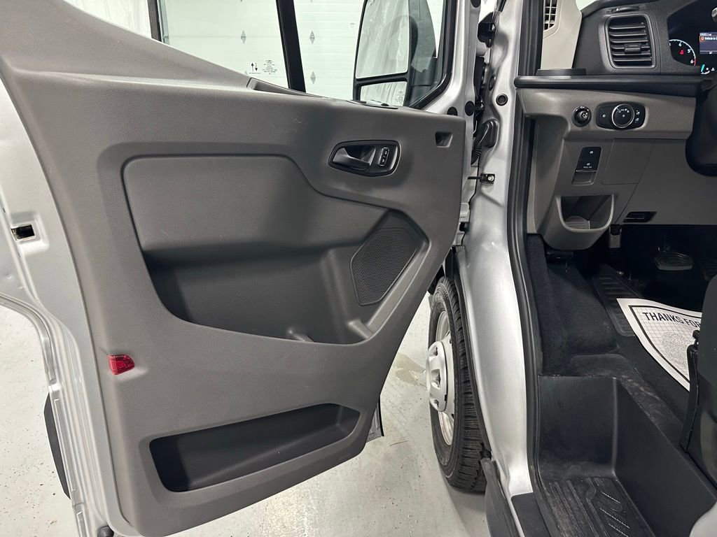Used 2025 Ford Transit 350 XLT image 8