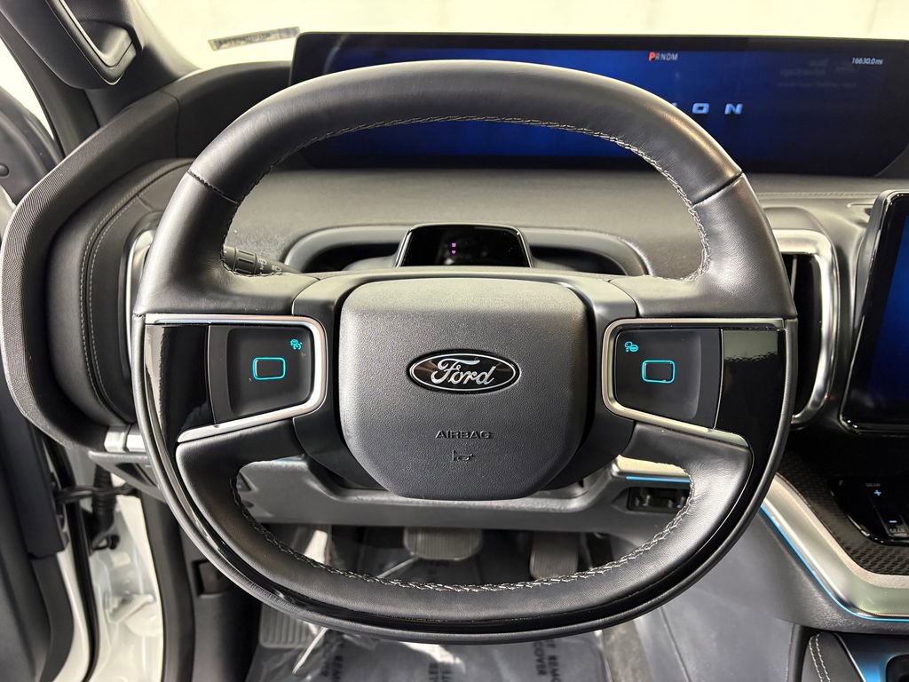 Certified 2025 Ford Expedition Max Platinum w/ Stealth Performance Package AWD/4WD image 16