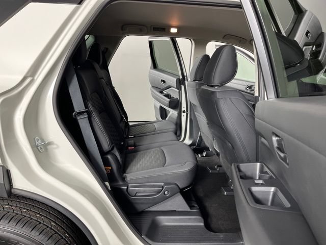 Used 2025 Nissan Pathfinder SV FWD image 48