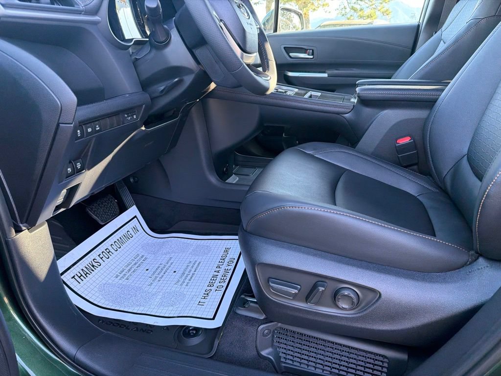 Used 2026 Toyota Sienna XLE Woodland Edition AWD/4WD image 21