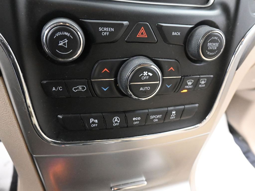 Used 2017 Jeep Grand Cherokee Laredo w/ Quick Order Package 23E image 36