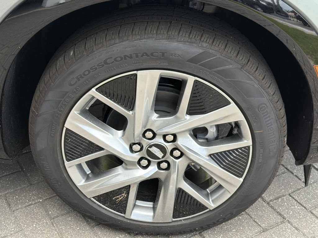 New 2027 Cadillac Optiq Luxury AWD/4WD image 9