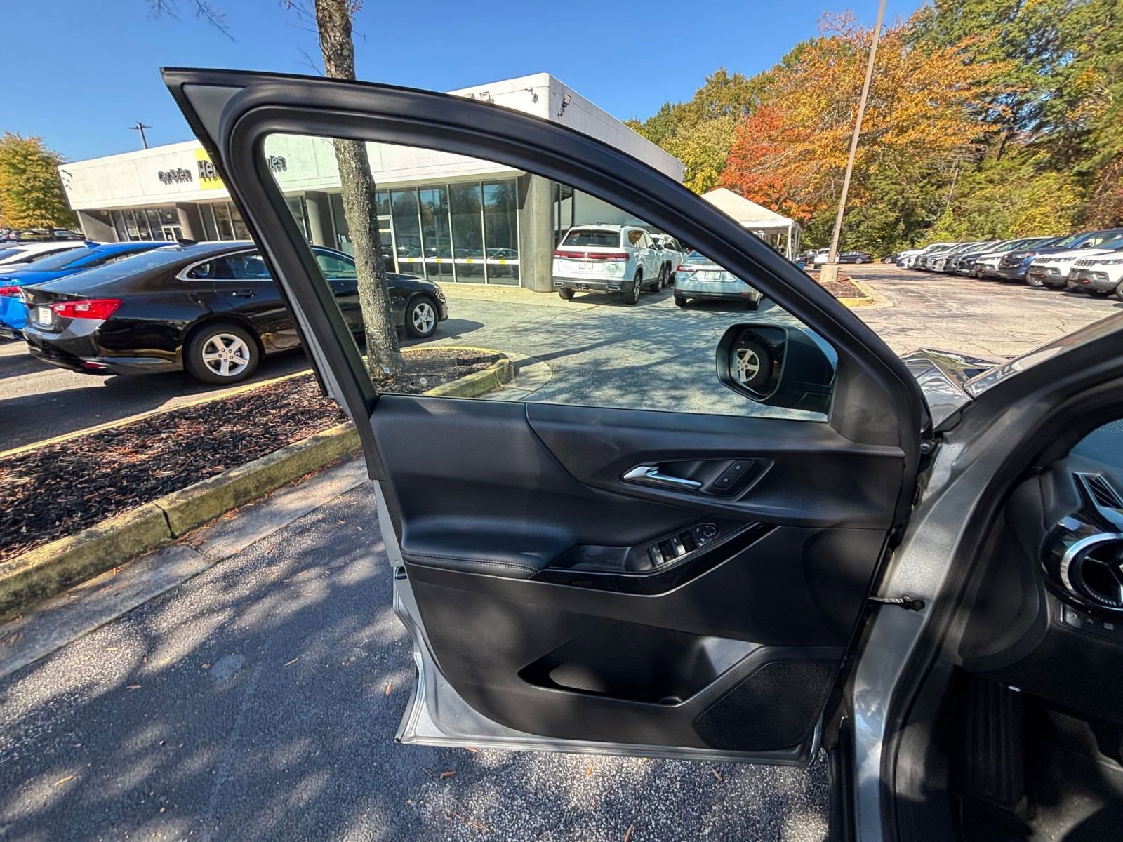 Used 2025 Chevrolet Equinox LT image 20