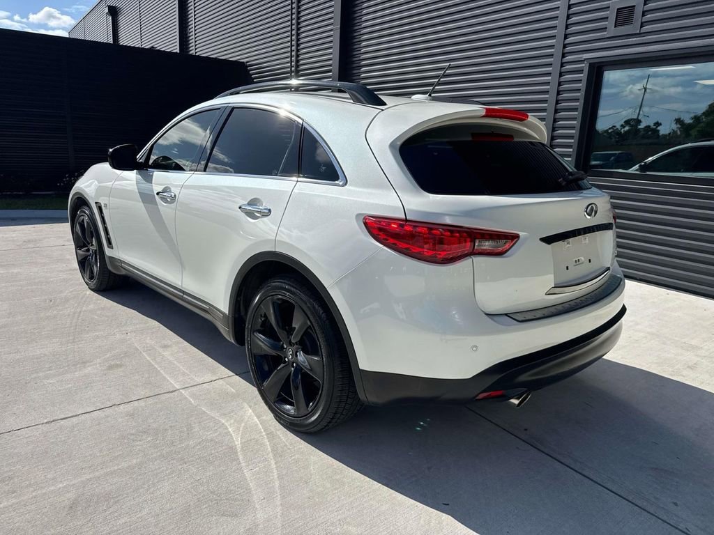 Used 2017 INFINITI QX70 2WD w/ Premium Package image 3