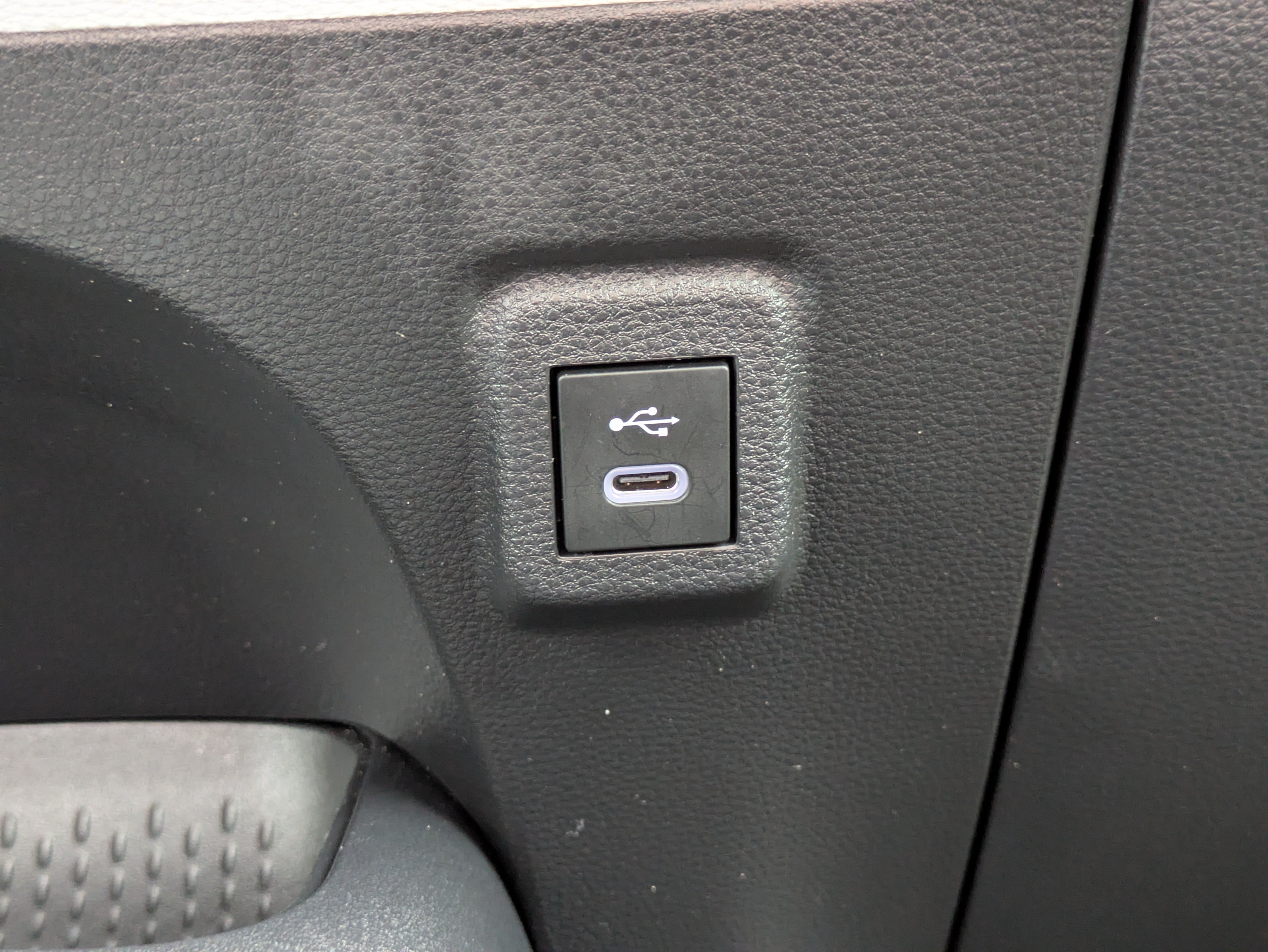 Used 2025 Toyota Corolla SE FWD image 23
