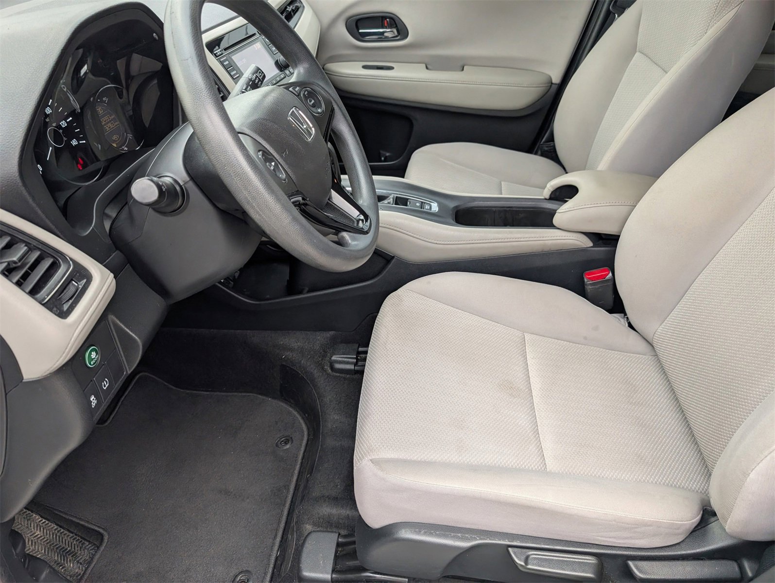 Used 2016 Honda HR-V LX image 9