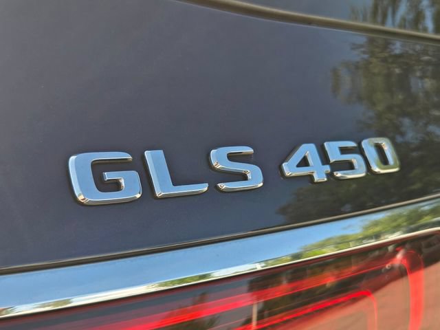 Used 2022 Mercedes-Benz GLS 450 4MATIC w/ AMG Line Exterior image 17