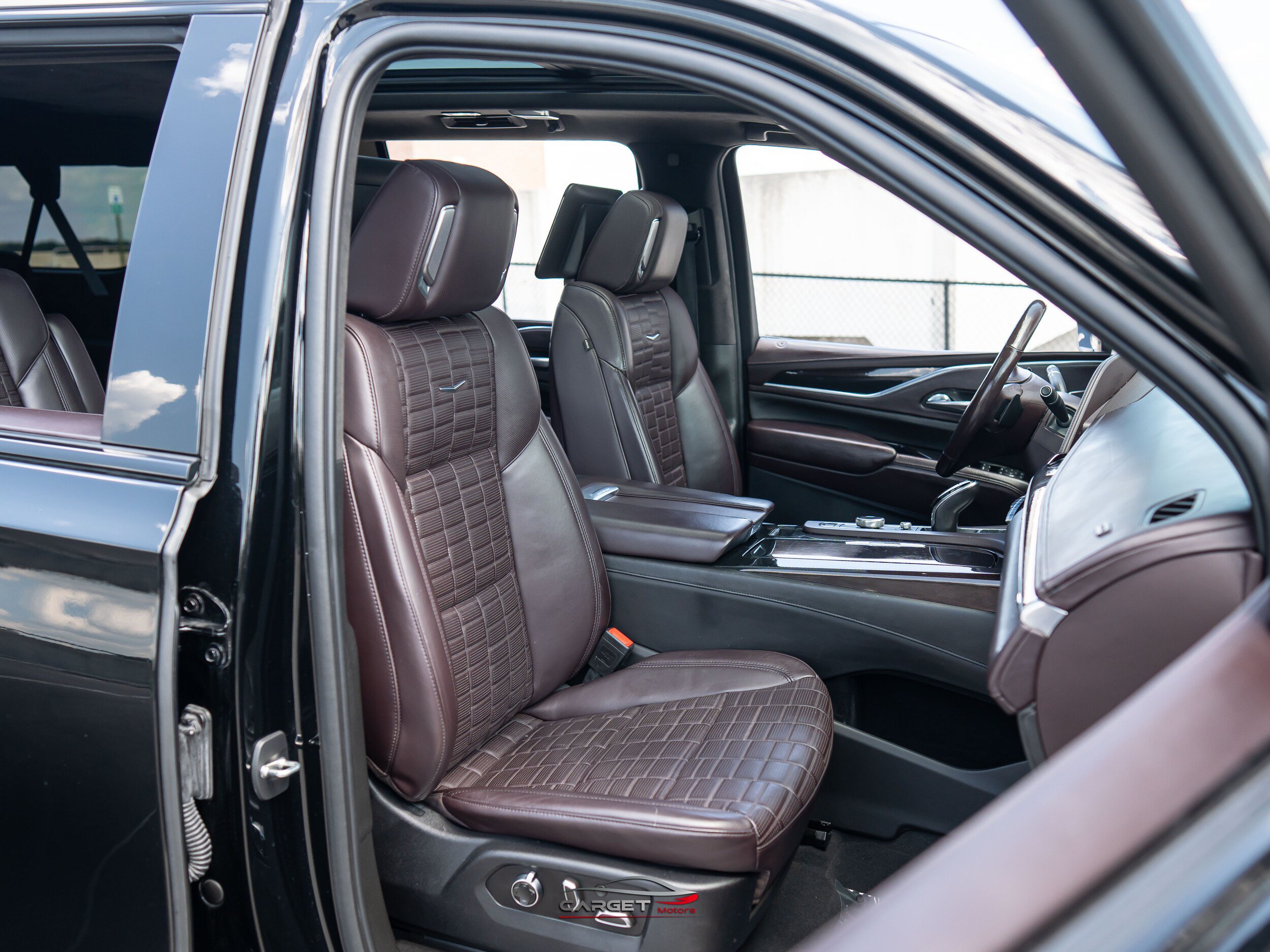 Used 2021 Cadillac Escalade ESV Sport Platinum AWD/4WD image 17