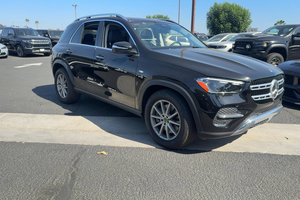 Used 2025 Mercedes-Benz GLE 450e 4MATIC image 3