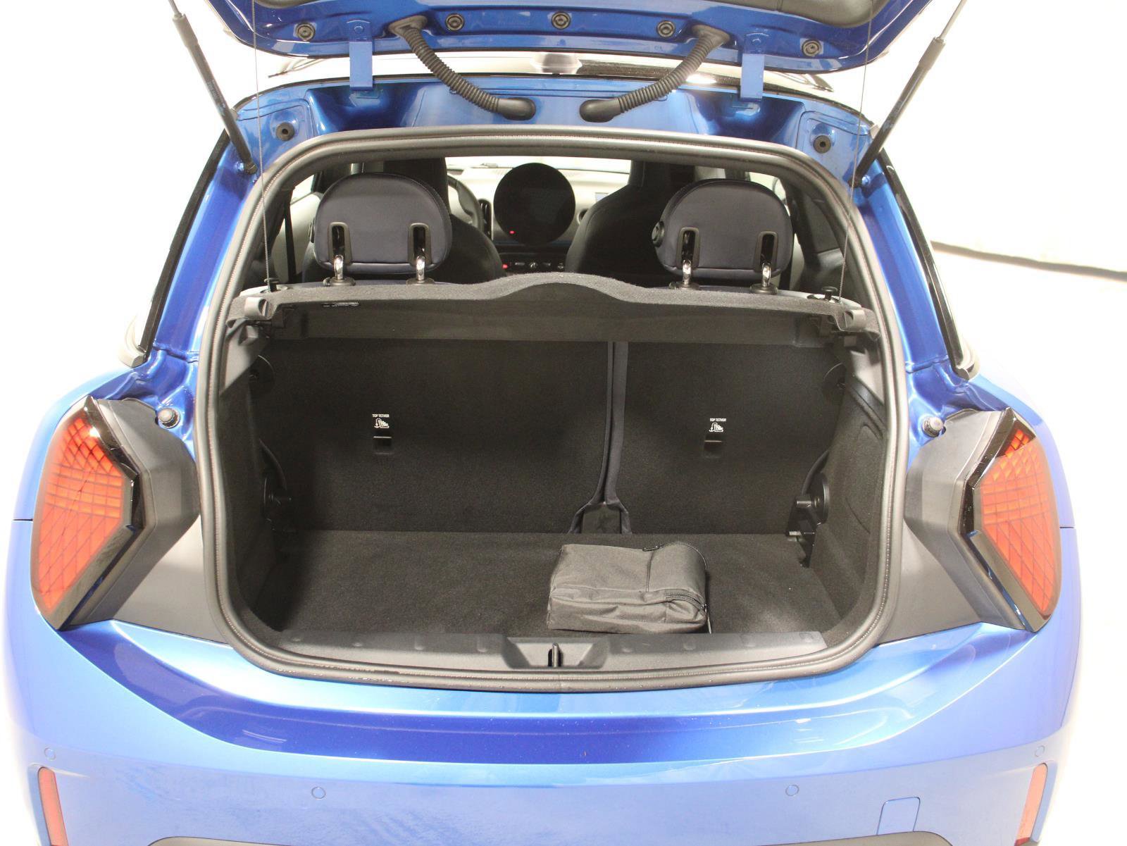 Certified 2025 MINI Cooper S image 19