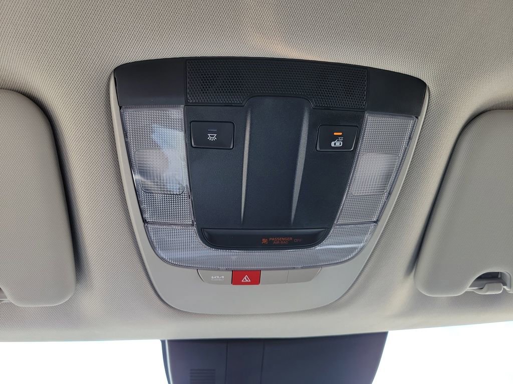 Used 2025 Kia Sportage EX FWD image 26