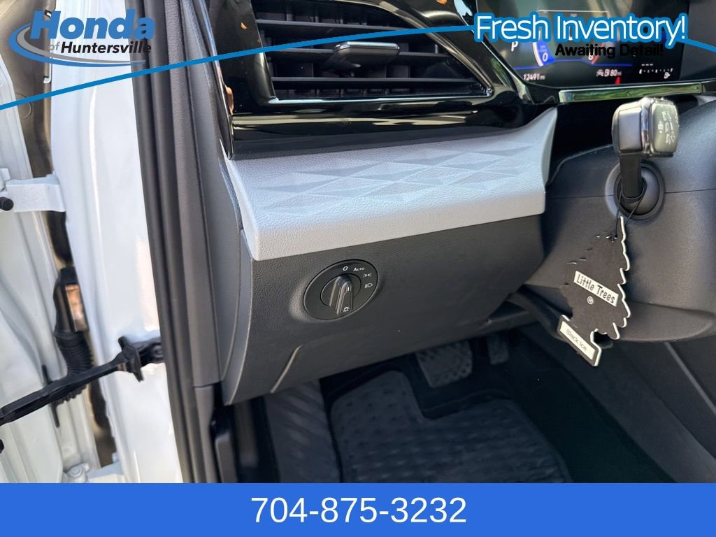 Used 2024 Volkswagen Taos S image 16