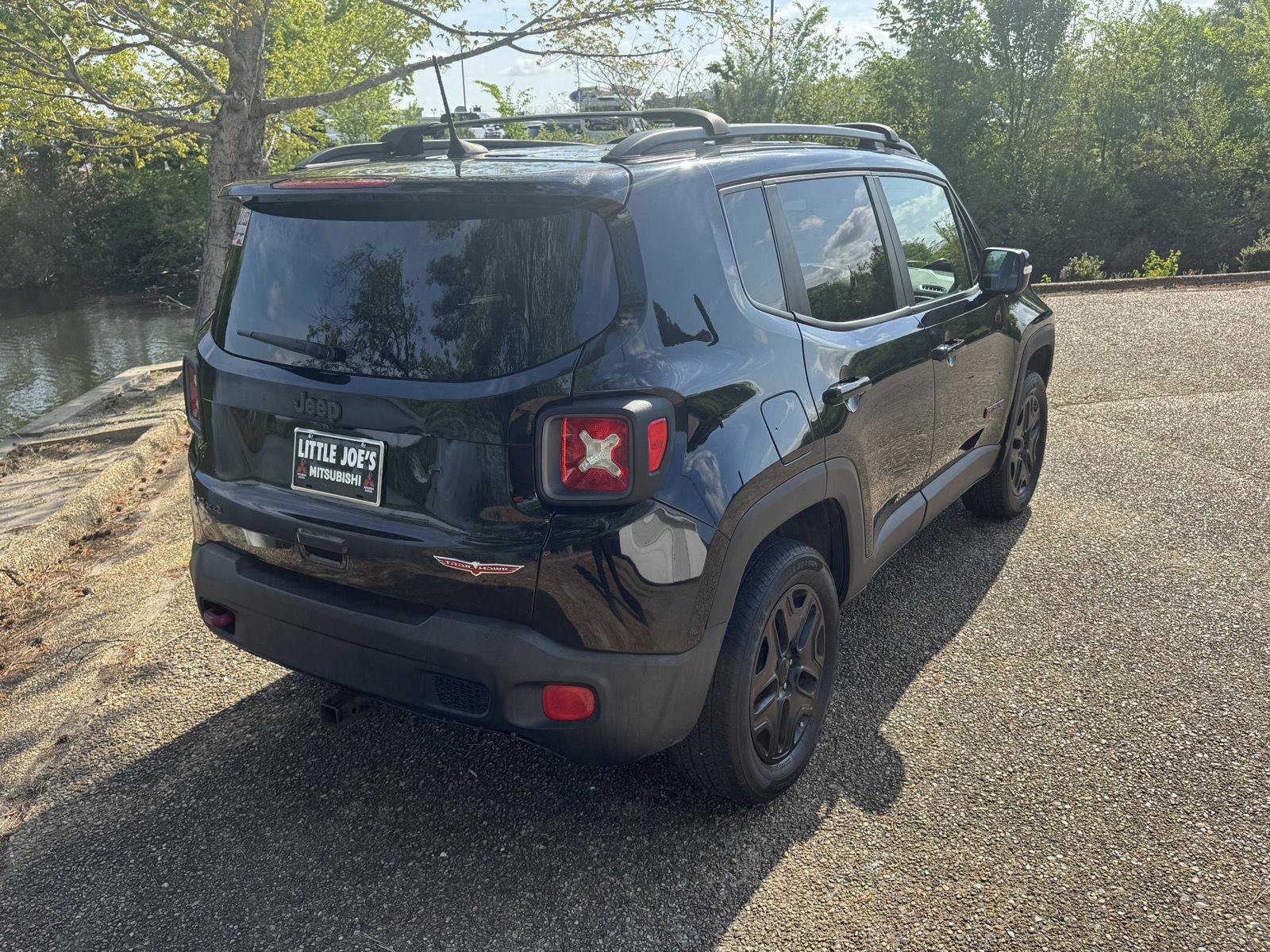 Used 2018 Jeep Renegade Trailhawk AWD/4WD image 5