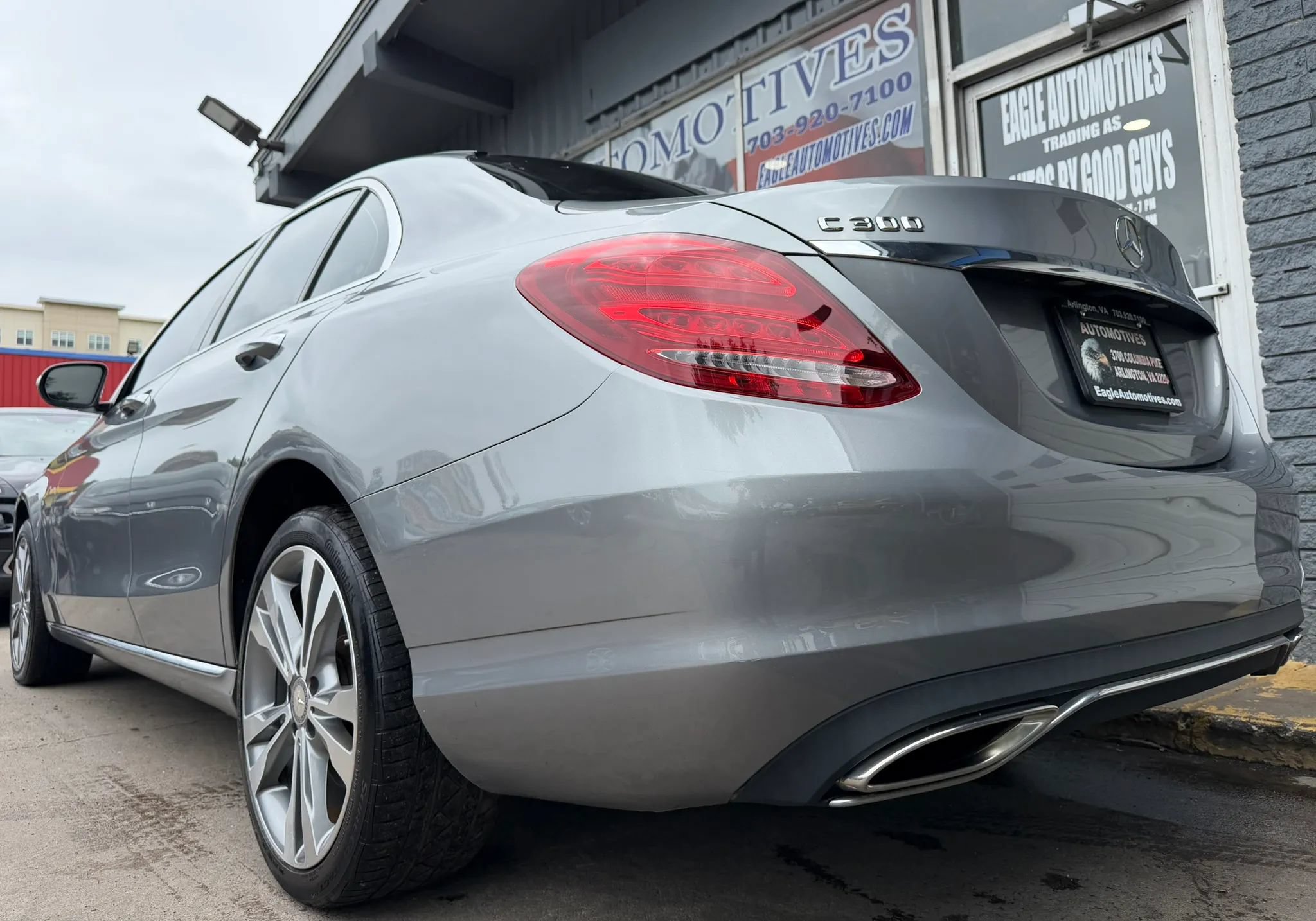 Used 2015 Mercedes-Benz C 300 4MATIC Sedan image 5