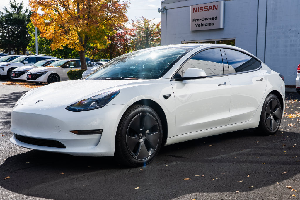 Used 2023 Tesla Model 3 Long Range AWD/4WD image 3