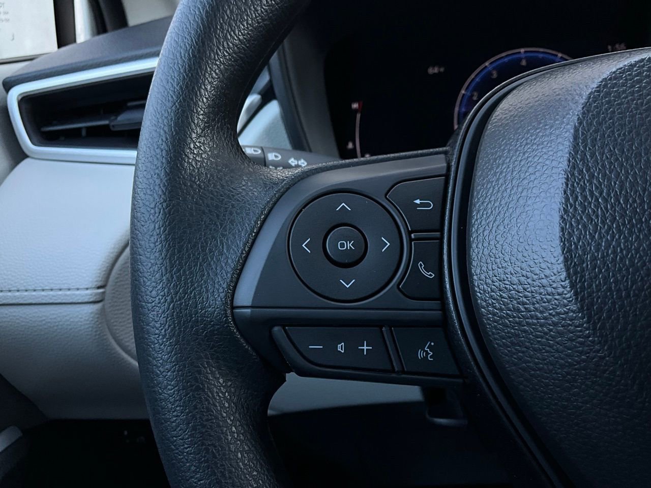 New 2026 Toyota Corolla Cross L image 28