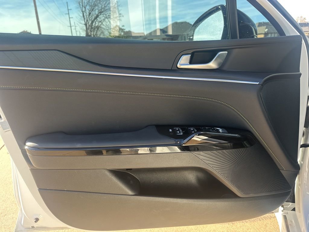 Used 2025 Kia K5 GT image 13
