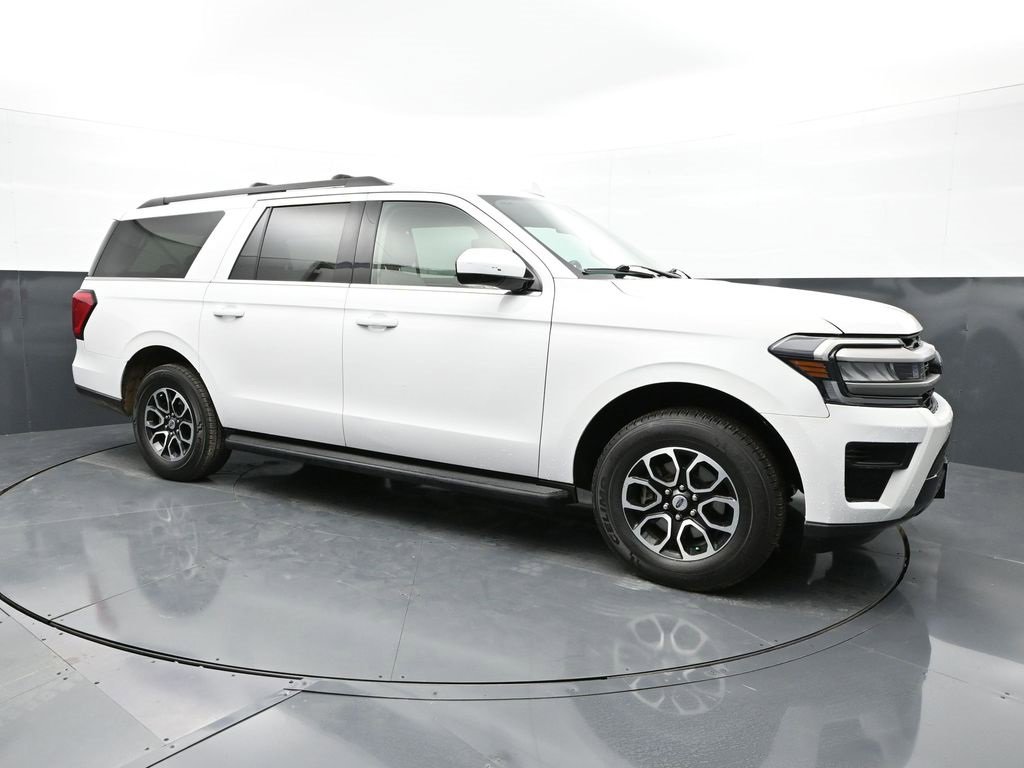 Used 2024 Ford Expedition Max XLT image 1