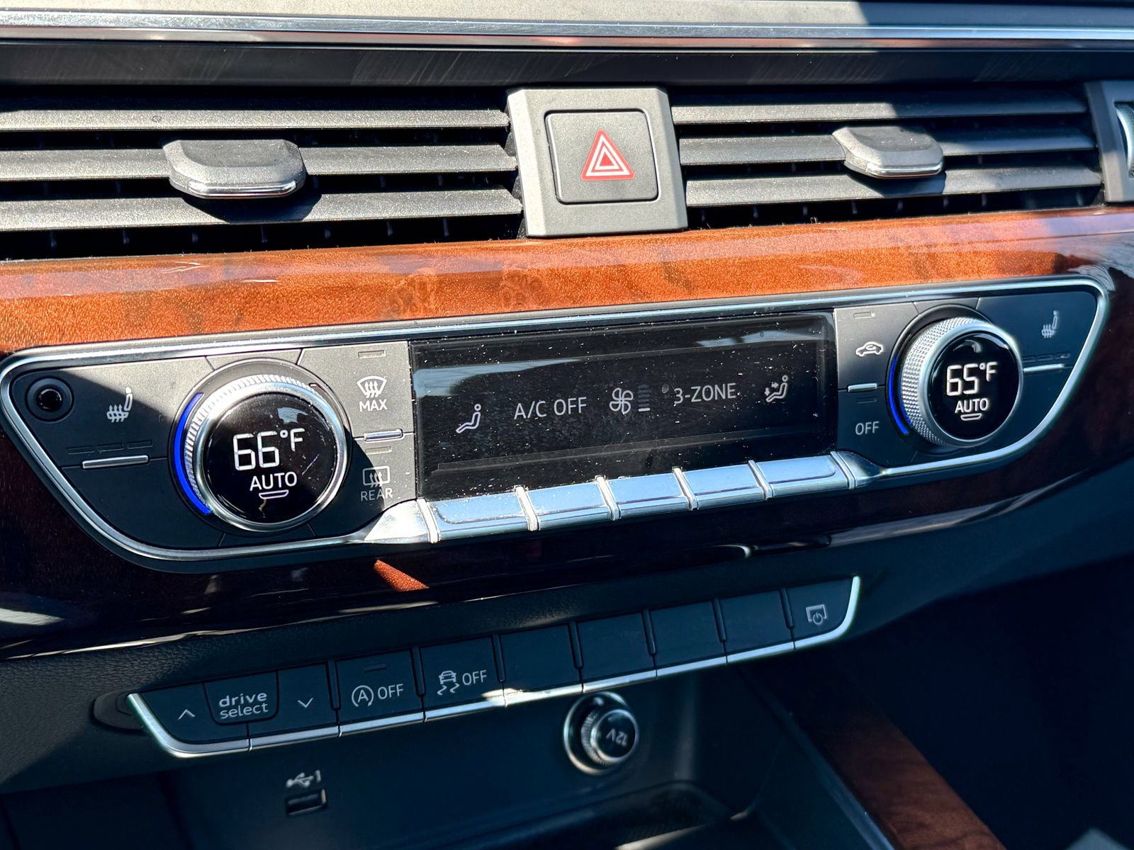 Used 2019 Audi A4 2.0T Premium w/ Convenience Package AWD/4WD image 23