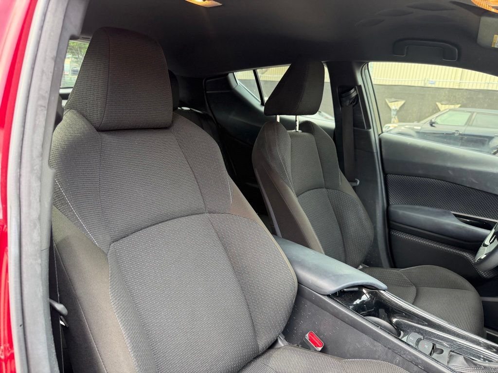 Used 2019 Toyota C-HR XLE FWD image 14