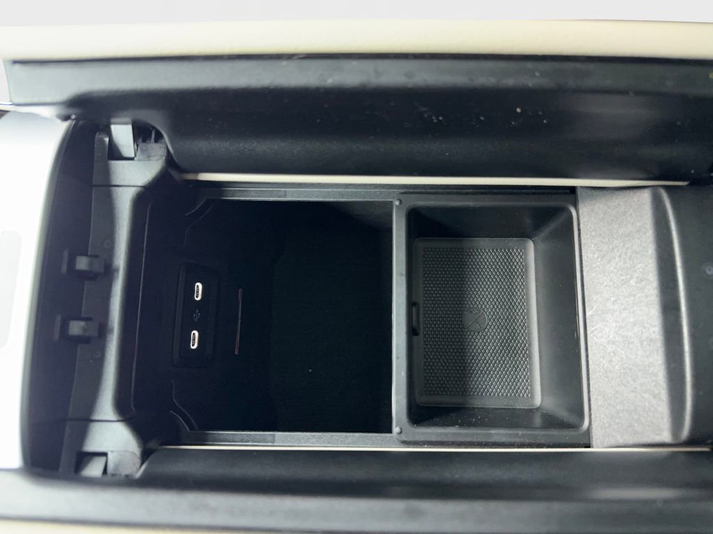 Used 2024 Mercedes-Benz GLC 300 4MATIC image 32