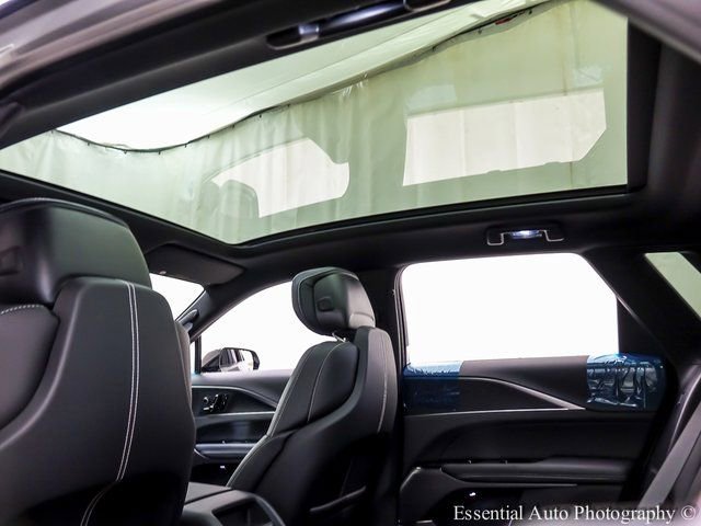 New 2025 Cadillac Lyriq Sport w/ LPO, Floor Liner Package AWD/4WD image 10