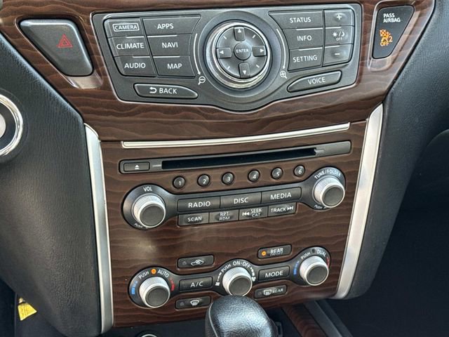 Used 2017 Nissan Pathfinder Platinum w/ Family Entertainment Package AWD/4WD image 22