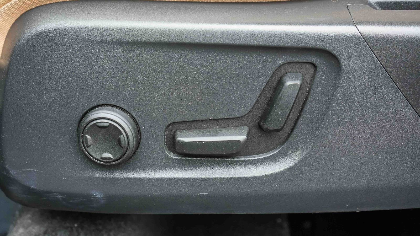 Used 2019 Volvo XC40 T4 Inscription image 20