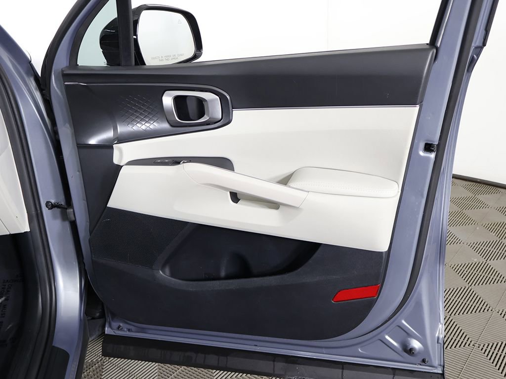 Used 2023 Kia Sorento S w/ Panoramic Sunroof Package FWD image 24