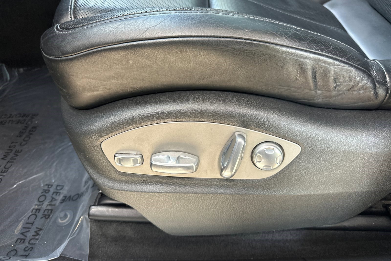 Used 2015 Porsche Macan Turbo AWD/4WD image 13