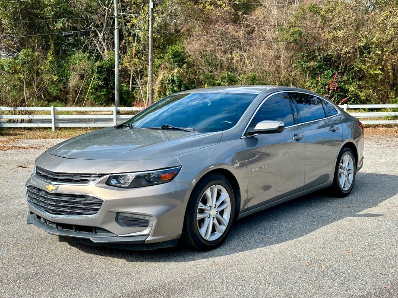 Used 2018 Chevrolet Malibu LT image 3