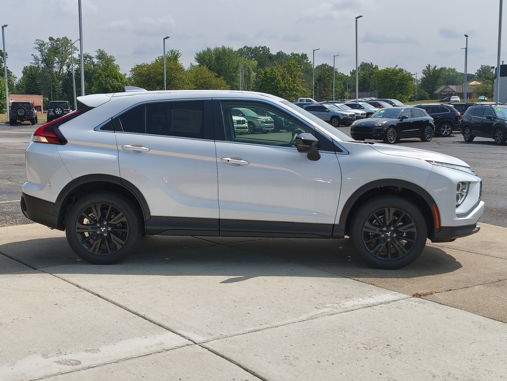 New 2026 Mitsubishi Eclipse Cross LE AWD/4WD image 13