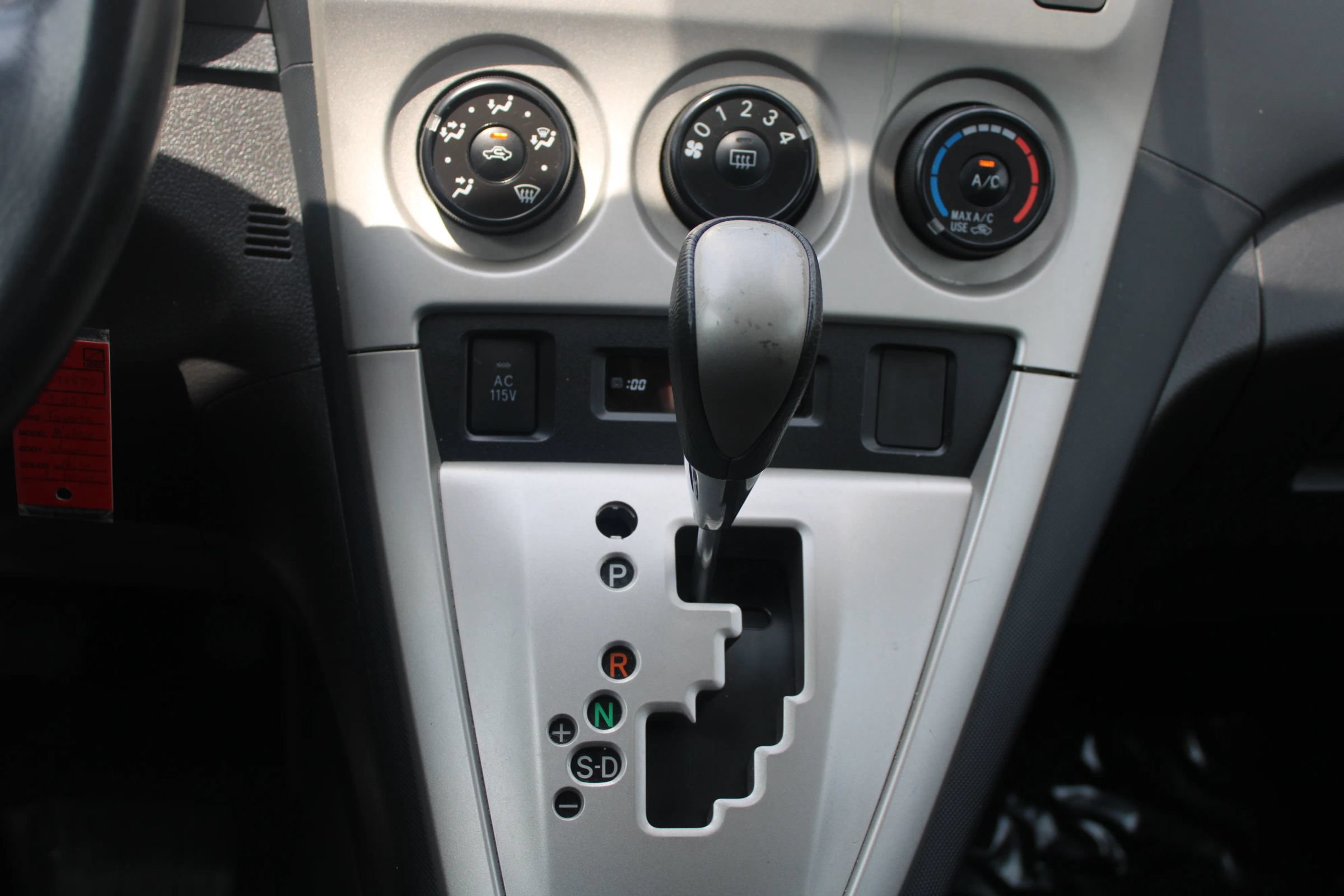 Used 2009 Toyota Matrix S w/ Preferred Accessory Pkg FWD image 16