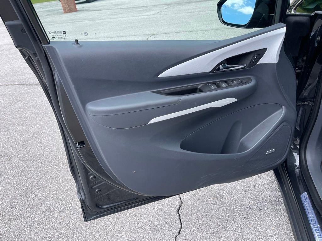 Used 2019 Chevrolet Bolt Premier w/ Infotainment Package FWD image 13