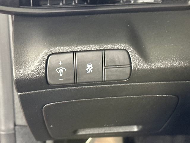 Certified 2025 Hyundai Elantra Sport image 19