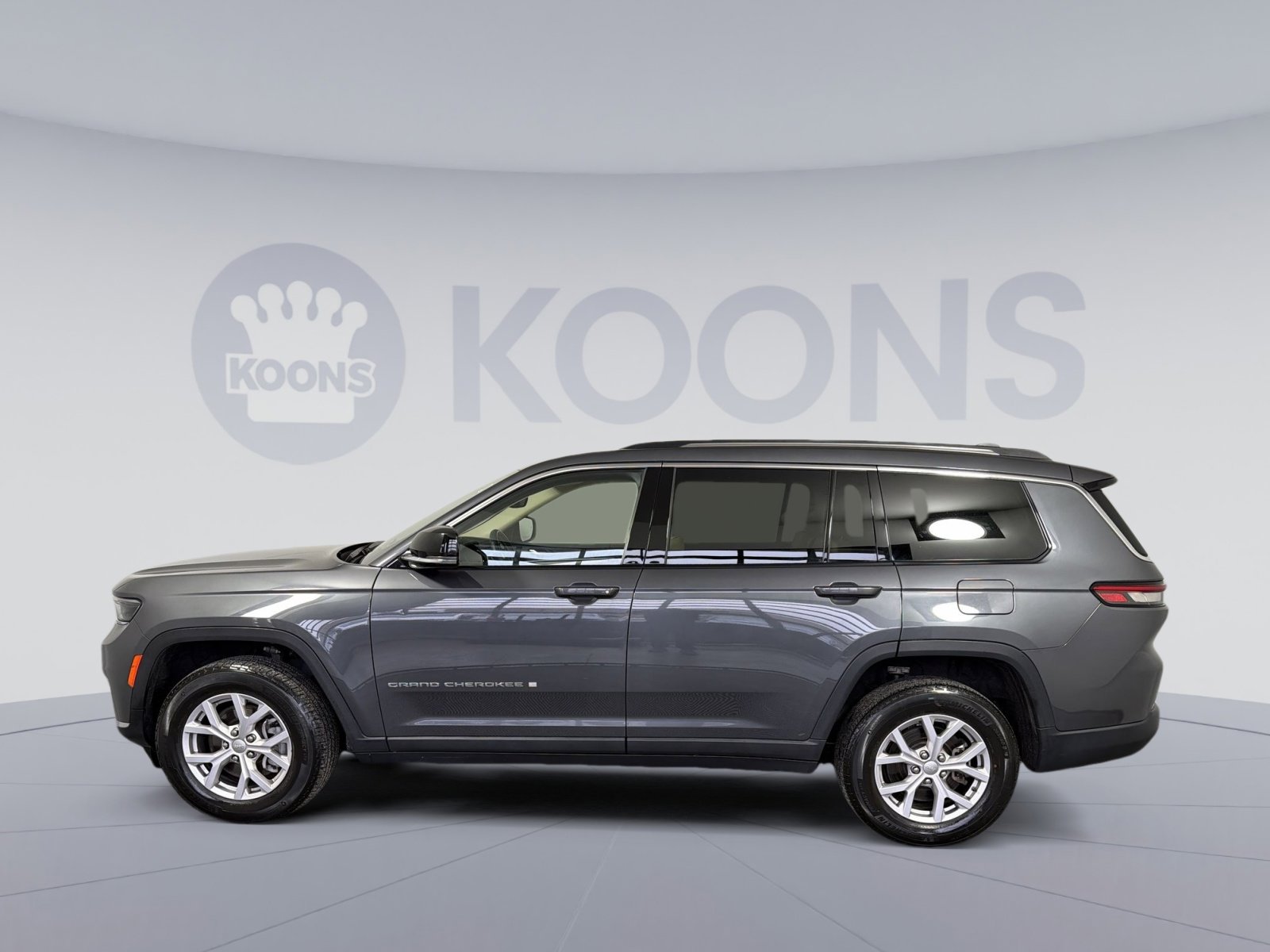 Used 2022 Jeep Grand Cherokee L Limited image 2