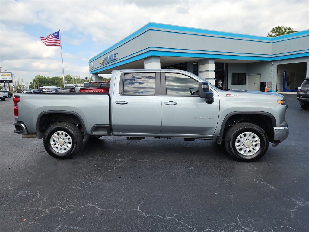 Used 2025 Chevrolet Silverado 3500 LT image 4