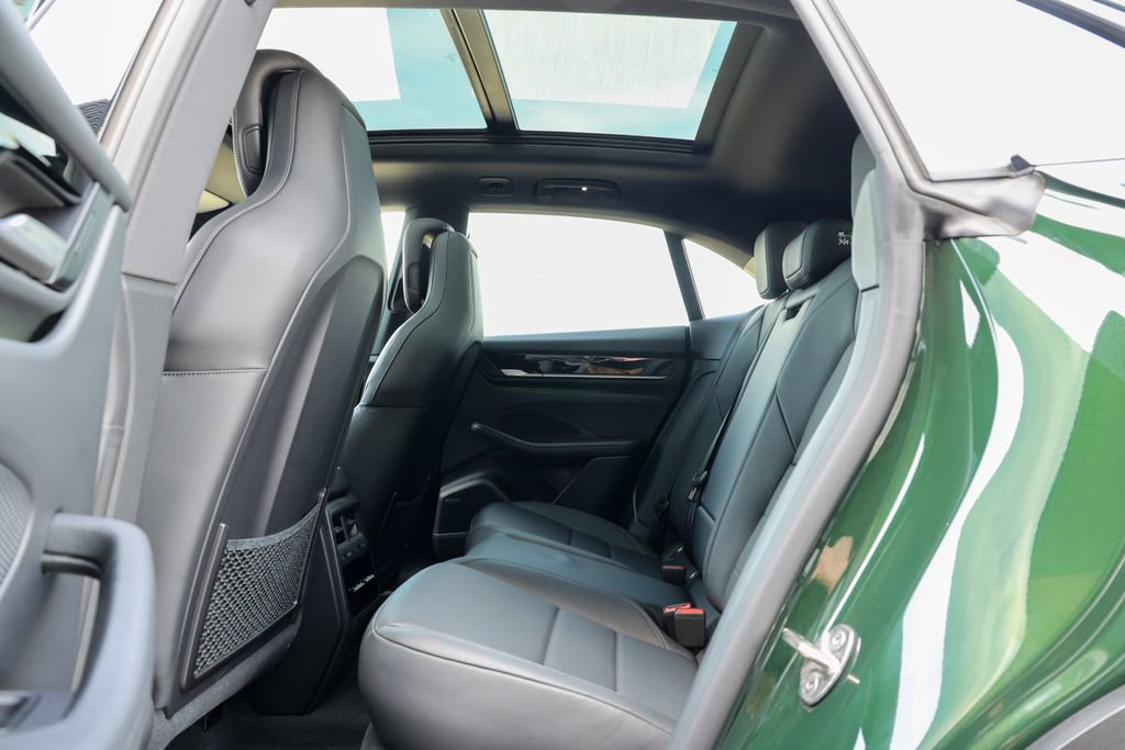 Certified 2025 Porsche Macan 4 Electric image 41