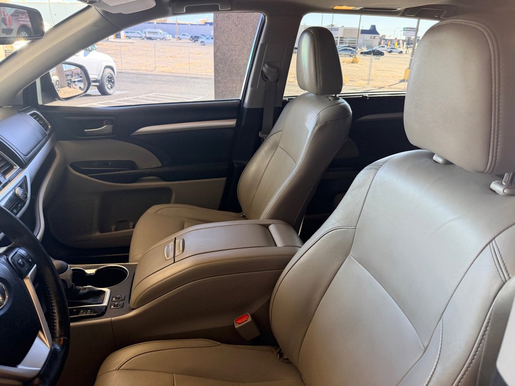 Used 2015 Toyota Highlander XLE image 7