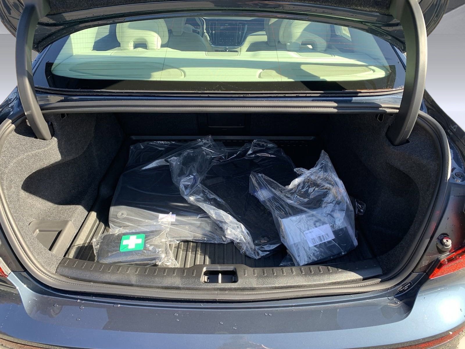 New 2024 Volvo S60 B5 Plus w/ Climate Package AWD/4WD image 34