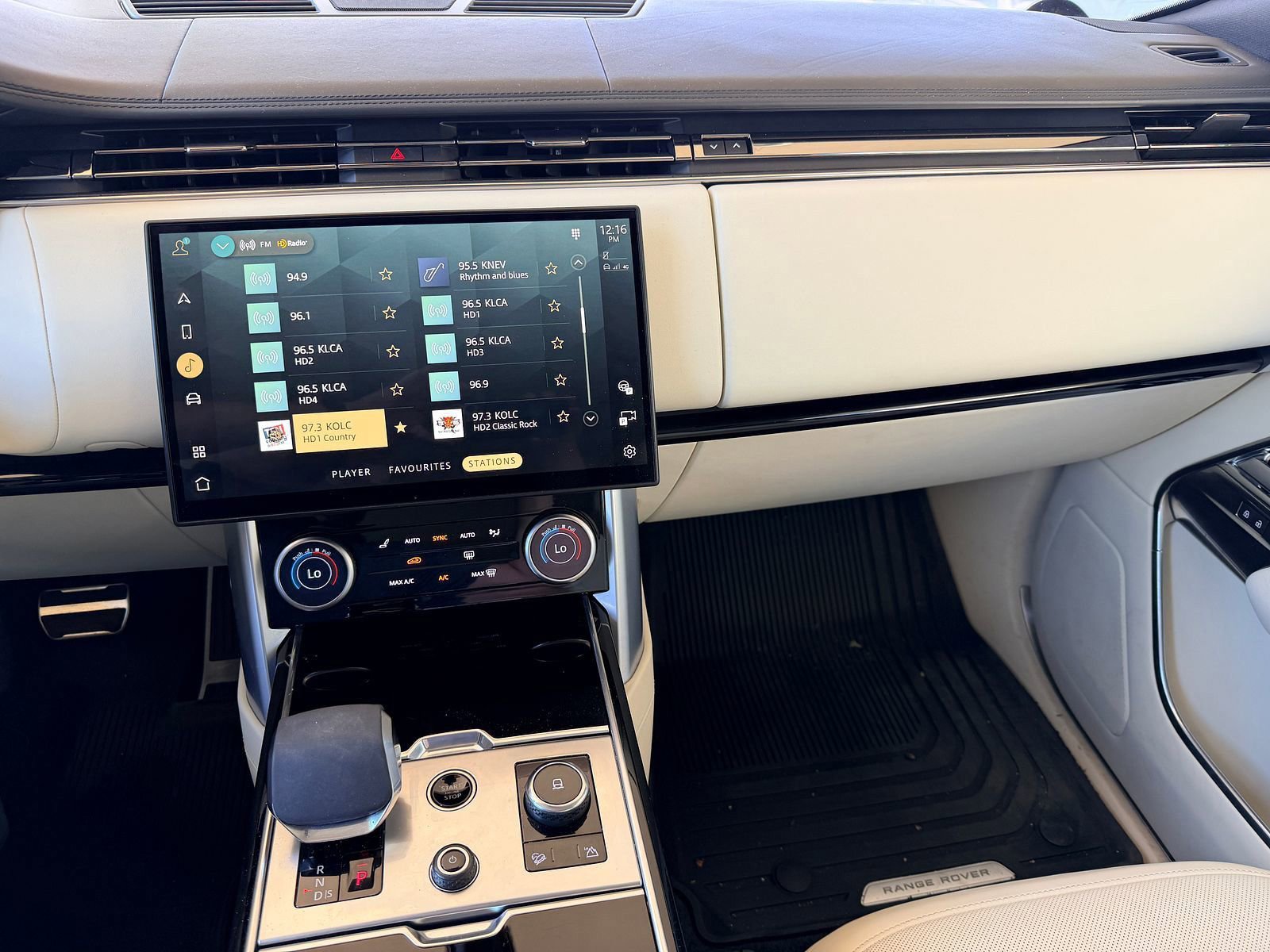 Used 2023 Land Rover Range Rover SE AWD/4WD image 10