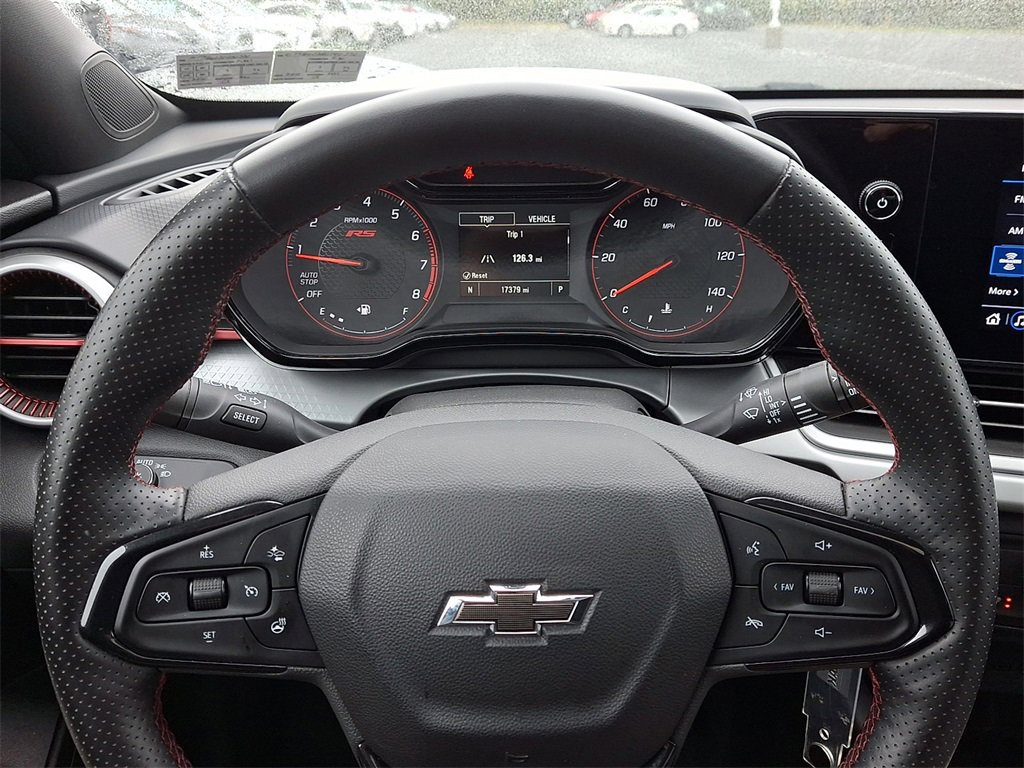 Used 2024 Chevrolet Trax RS w/ Sunroof Package image 20