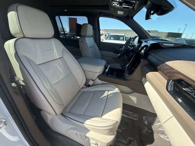 Used 2026 GMC Yukon XL Denali w/ Denali Reserve Package image 25