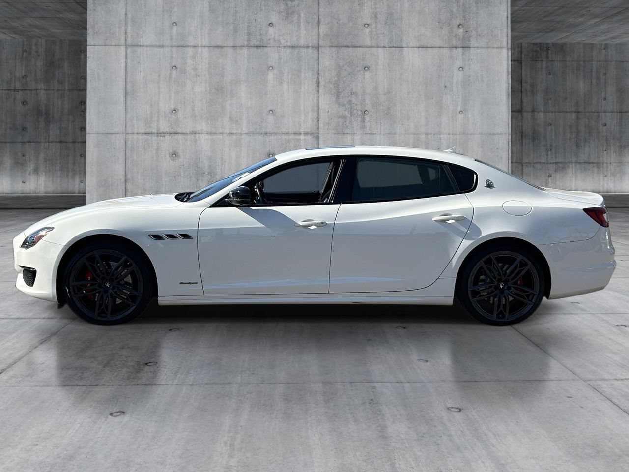 Used 2020 Maserati Quattroporte S GranSport Q4 AWD/4WD image 2