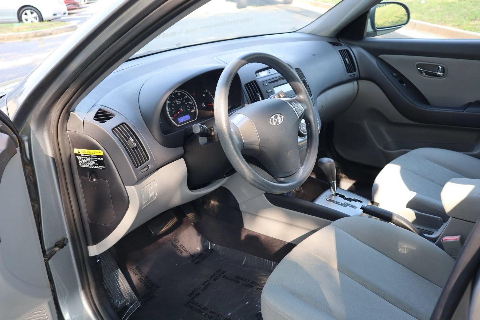 Used 2010 Hyundai Elantra GLS FWD image 7