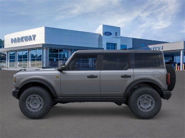 New 2025 Ford Bronco Badlands image 3