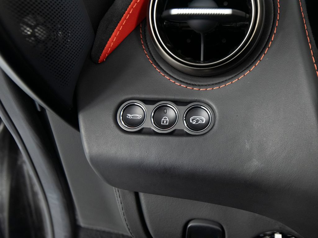 Used 2020 McLaren 720S Spider RWD image 25